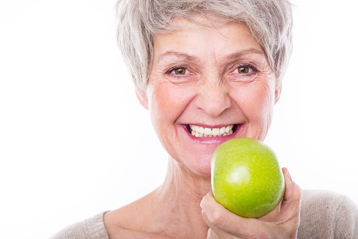 Consigue una sonrisa completa y saludable con las prótesis dentales de Sanident