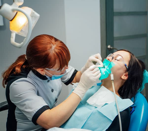 Resuelve tus problemas dentales más complejos con cirugía oral en Lugo